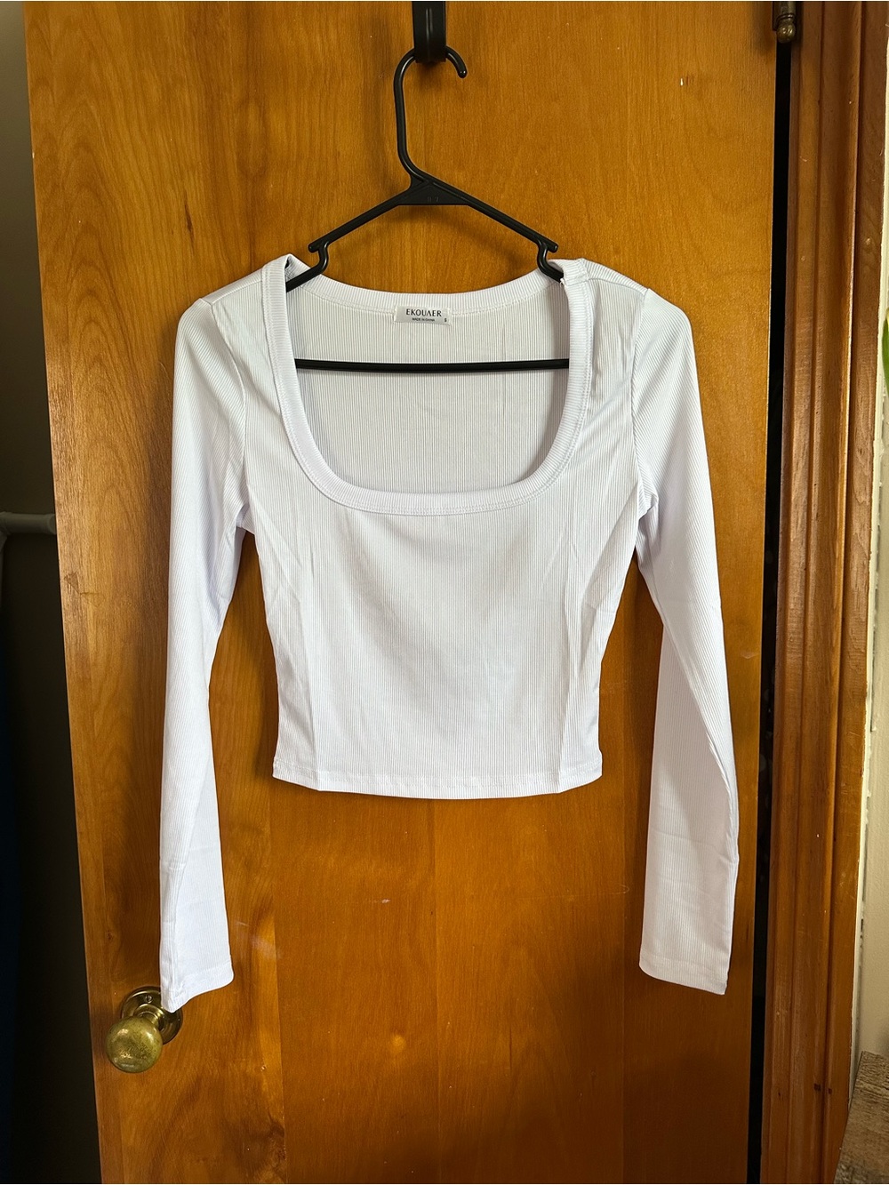 Square Neck White Long-Sleeve Crop Top by CollAR